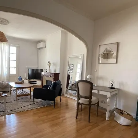 73m2 Climatise Au Coeur De La Ancienne Lägenhet